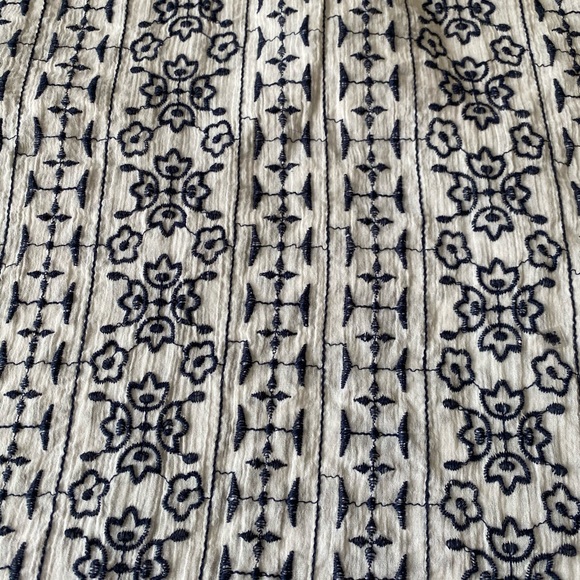 LOFT White and navy embroidered tank - Picture 7 of 8